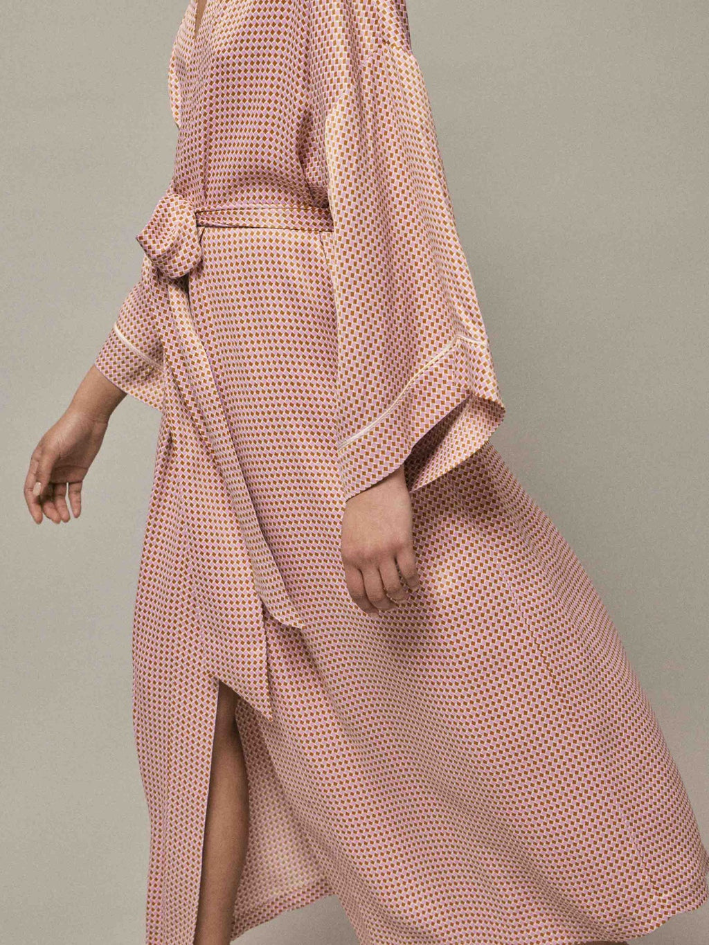 Luisa Wang -Kimono elegante me teksturë të lehtë