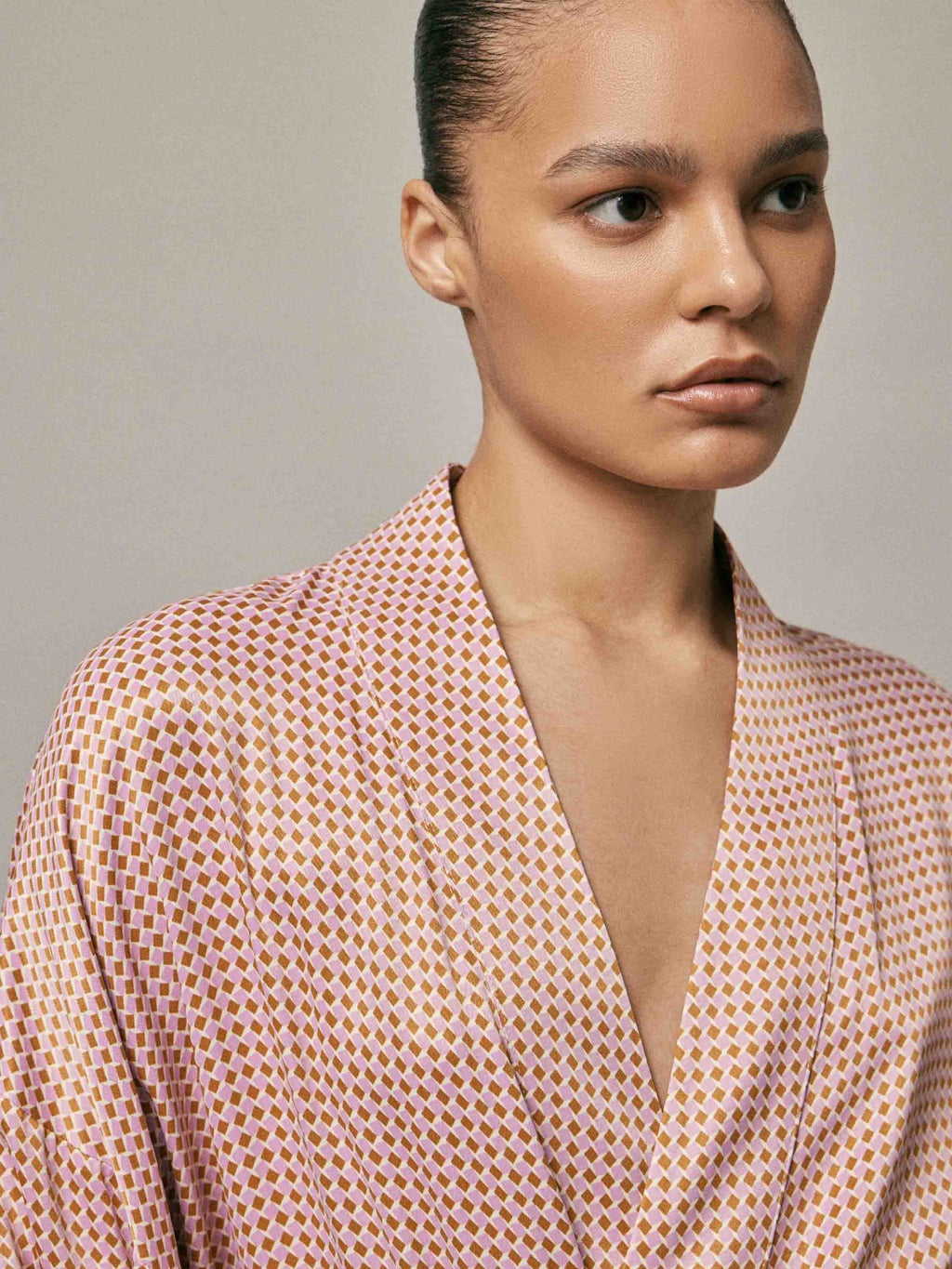 Luisa Wang -Kimono elegante me teksturë të lehtë